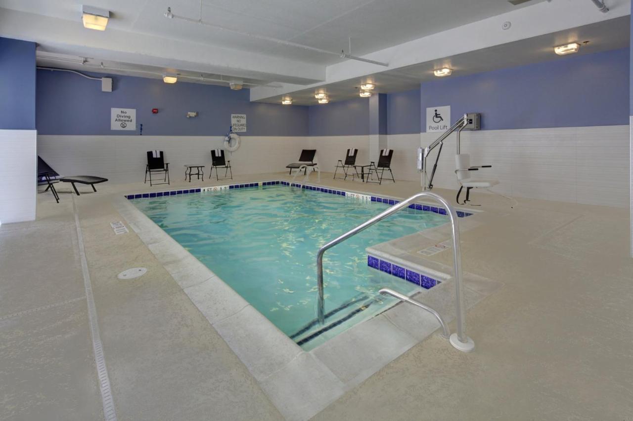 Holiday Inn Express Hotel & Suites Emporia By Ihg Bagian luar foto
