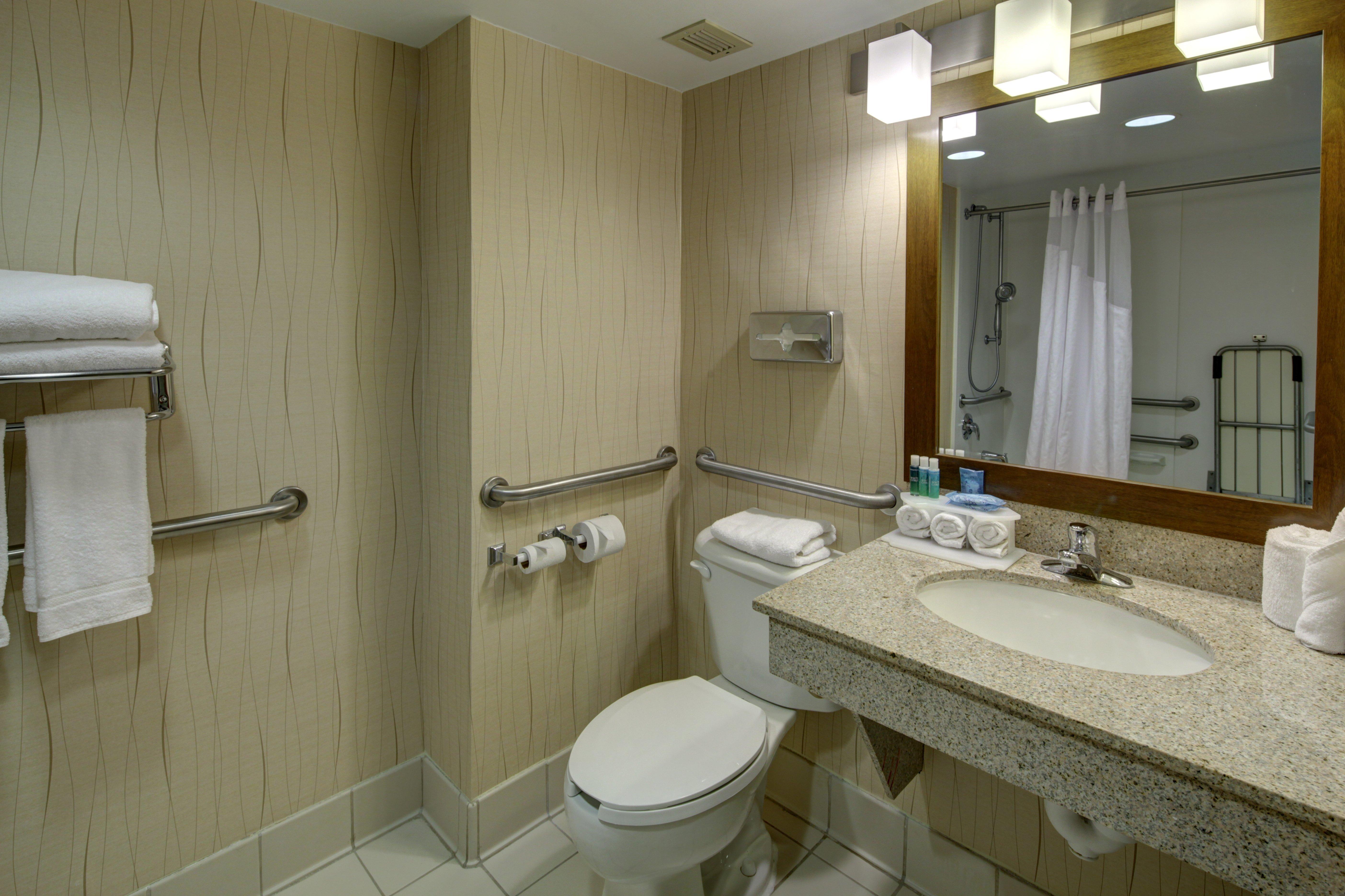 Holiday Inn Express Hotel & Suites Emporia By Ihg Bagian luar foto
