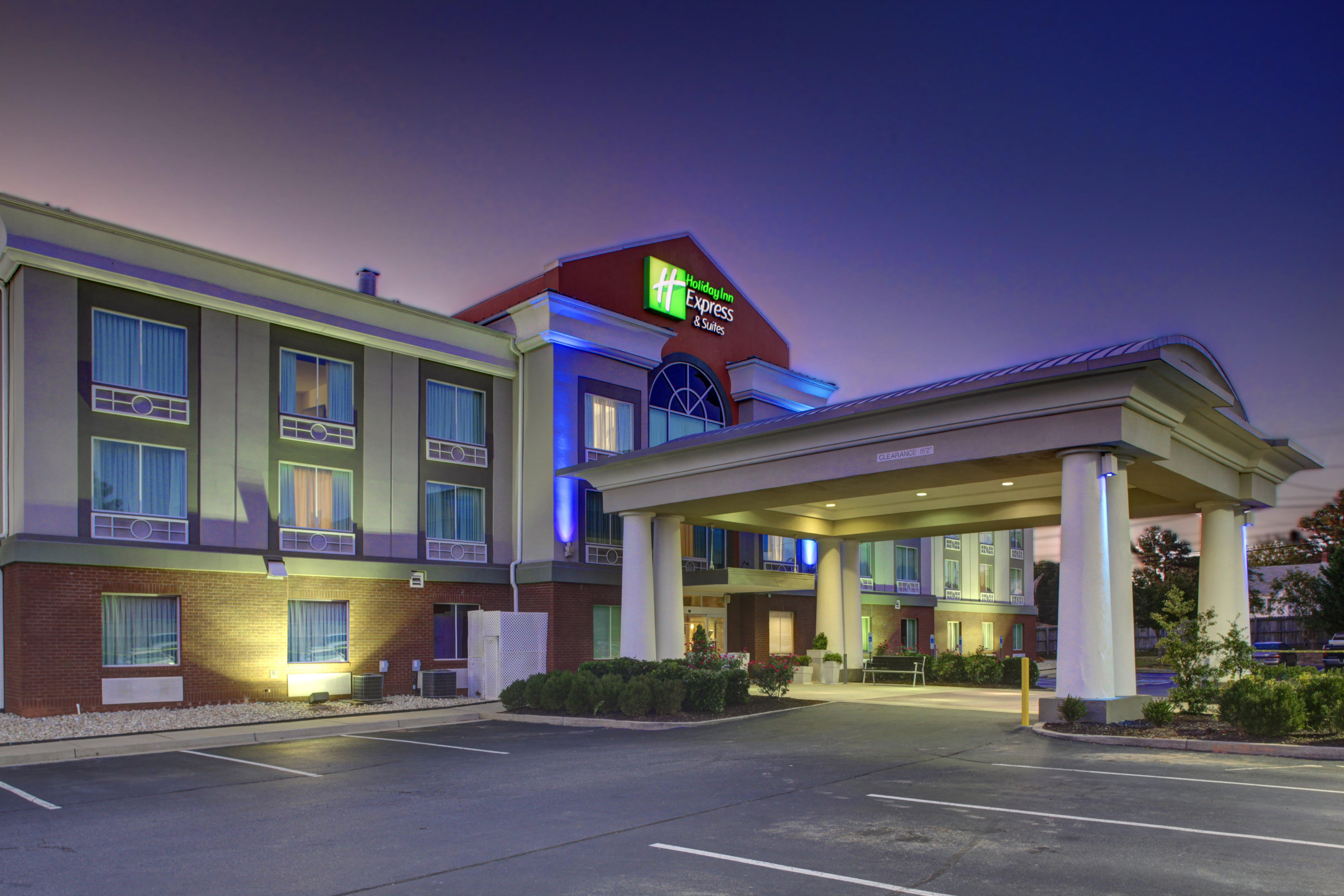 Holiday Inn Express Hotel & Suites Emporia, An Ihg Hotel Bagian luar foto