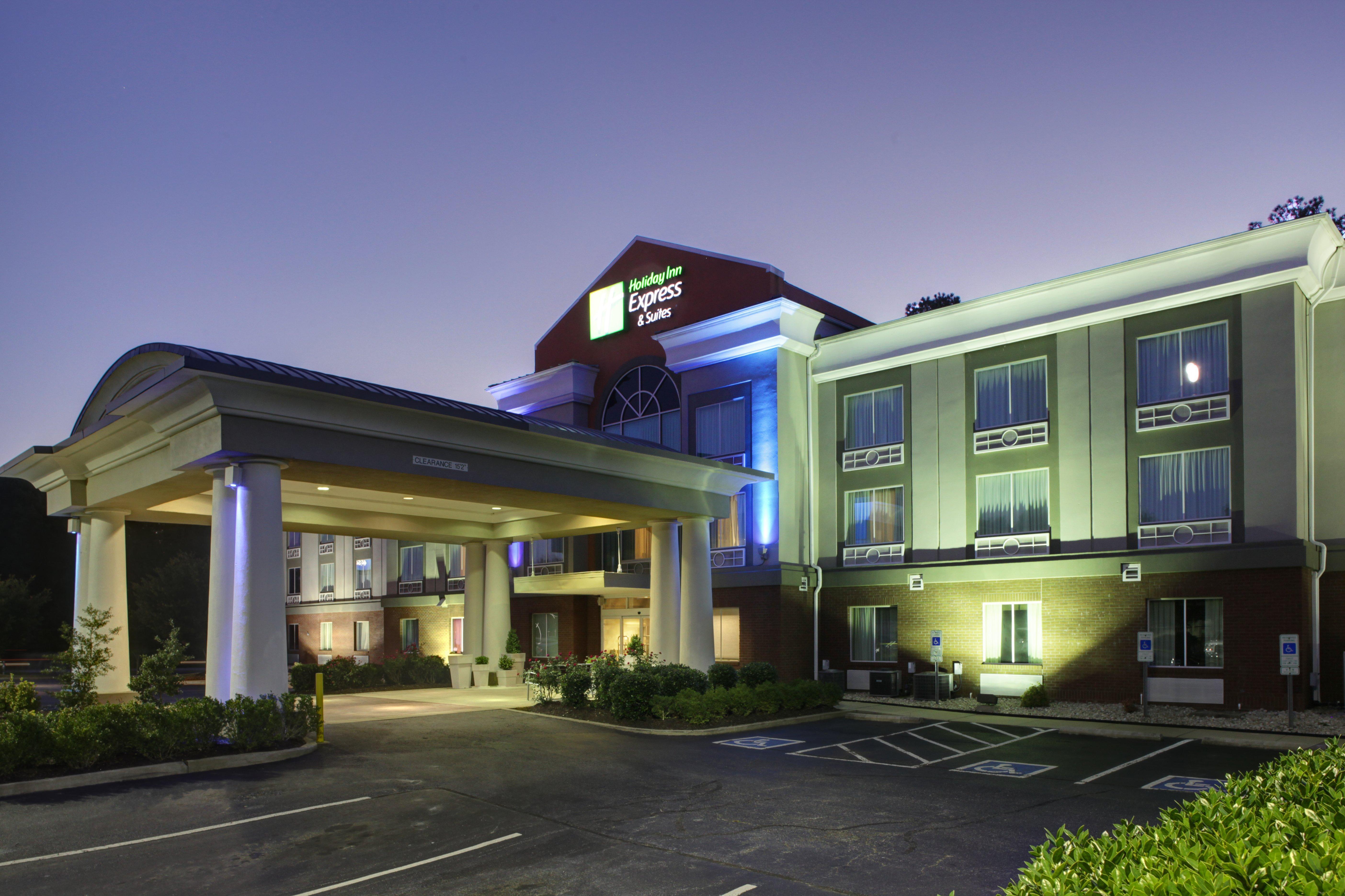 Holiday Inn Express Hotel & Suites Emporia By Ihg Bagian luar foto