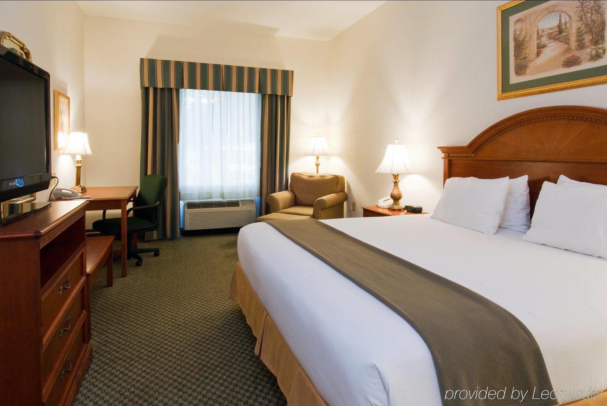Holiday Inn Express Hotel & Suites Emporia By Ihg Ruang foto